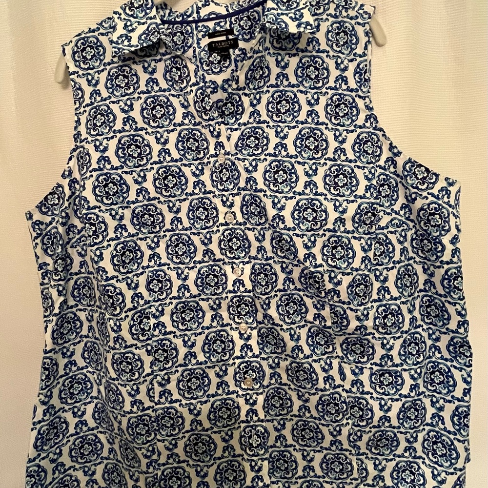 Talbots Blue and White Scroll Patterned Top Size 18wp